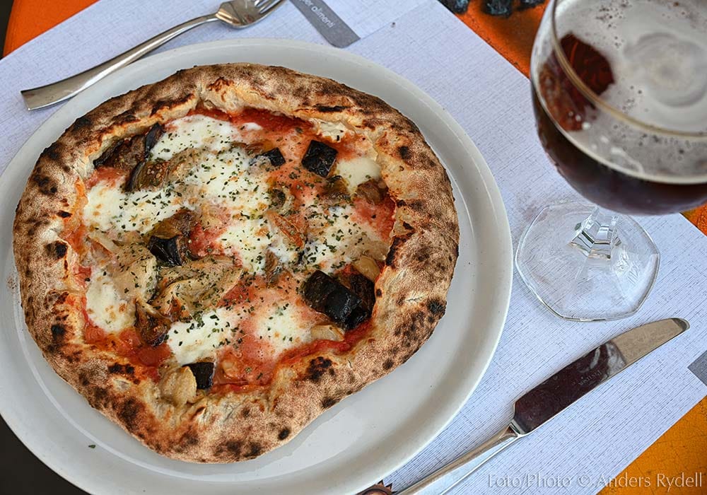 04 Pizza på La Rotonda, Casteldaccia, Sicilien